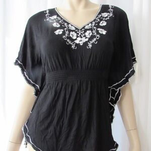 FOREVER21 Embroidery V Neck Casual Bat Top Blouse
